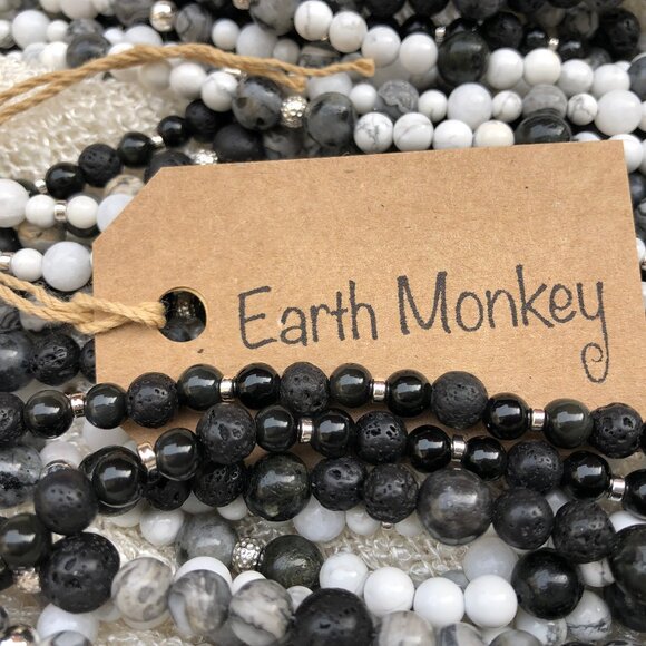 Gunmetal grey chain necklace with black lava stone beads - Picture 6 of 6